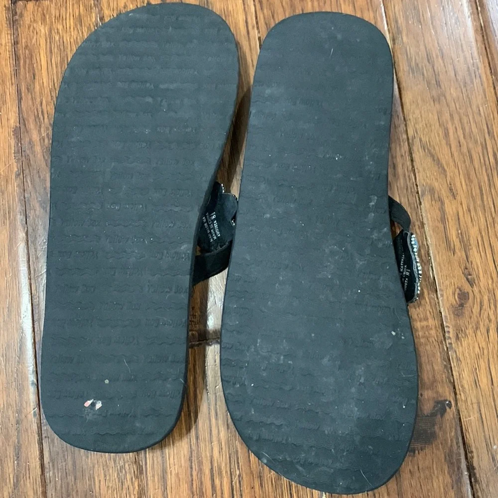 Yellow Box Rhinestone Flip Flops - Picture 4 of 4